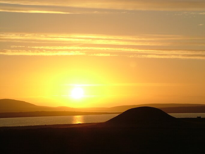 Maeshowe sunset